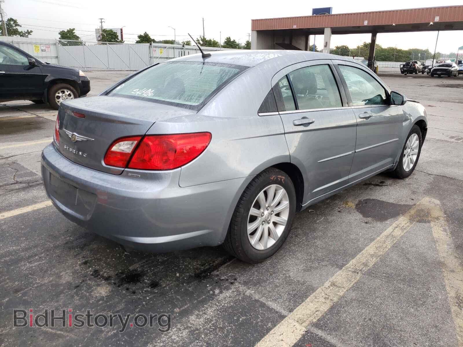 2010 CHRYSLER SEBRING - VIN: 1C3CC5FD8AN190702 - Фото 4