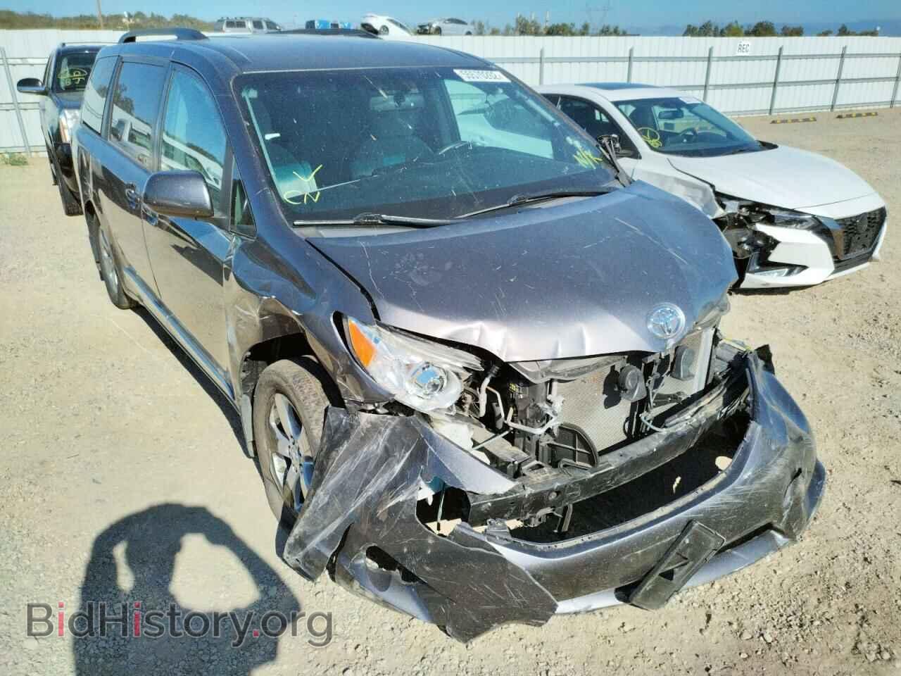 Фотография 5TDKZ3DC3HS871598 - TOYOTA SIENNA 2017