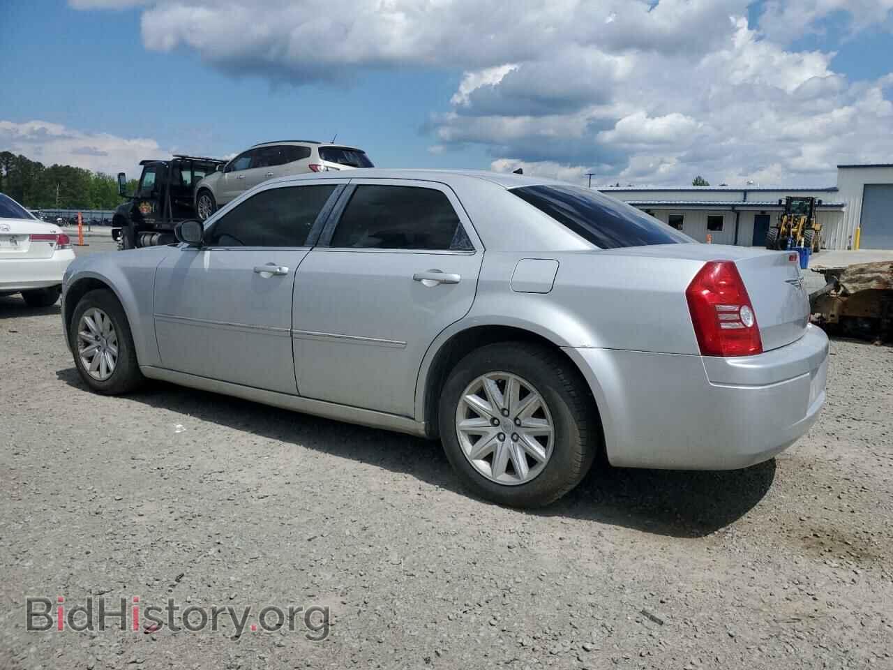 2008 CHRYSLER 300 - VIN: 2C3LA43R28H164518 - Фото 2