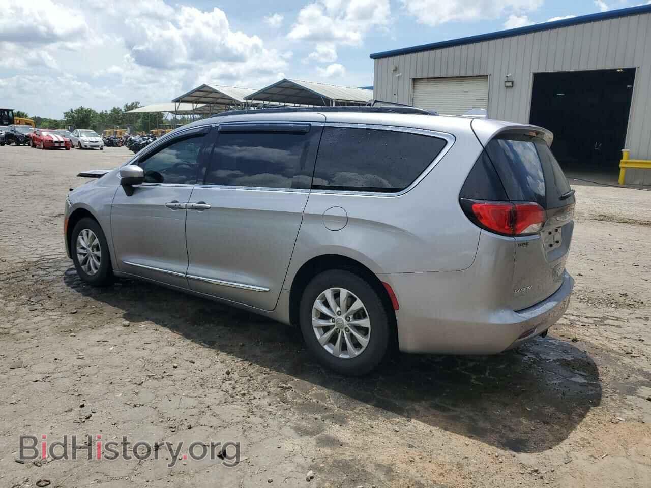 2017 CHRYSLER PACIFICA - VIN: 2C4RC1DG5HR710492 - Фото 2
