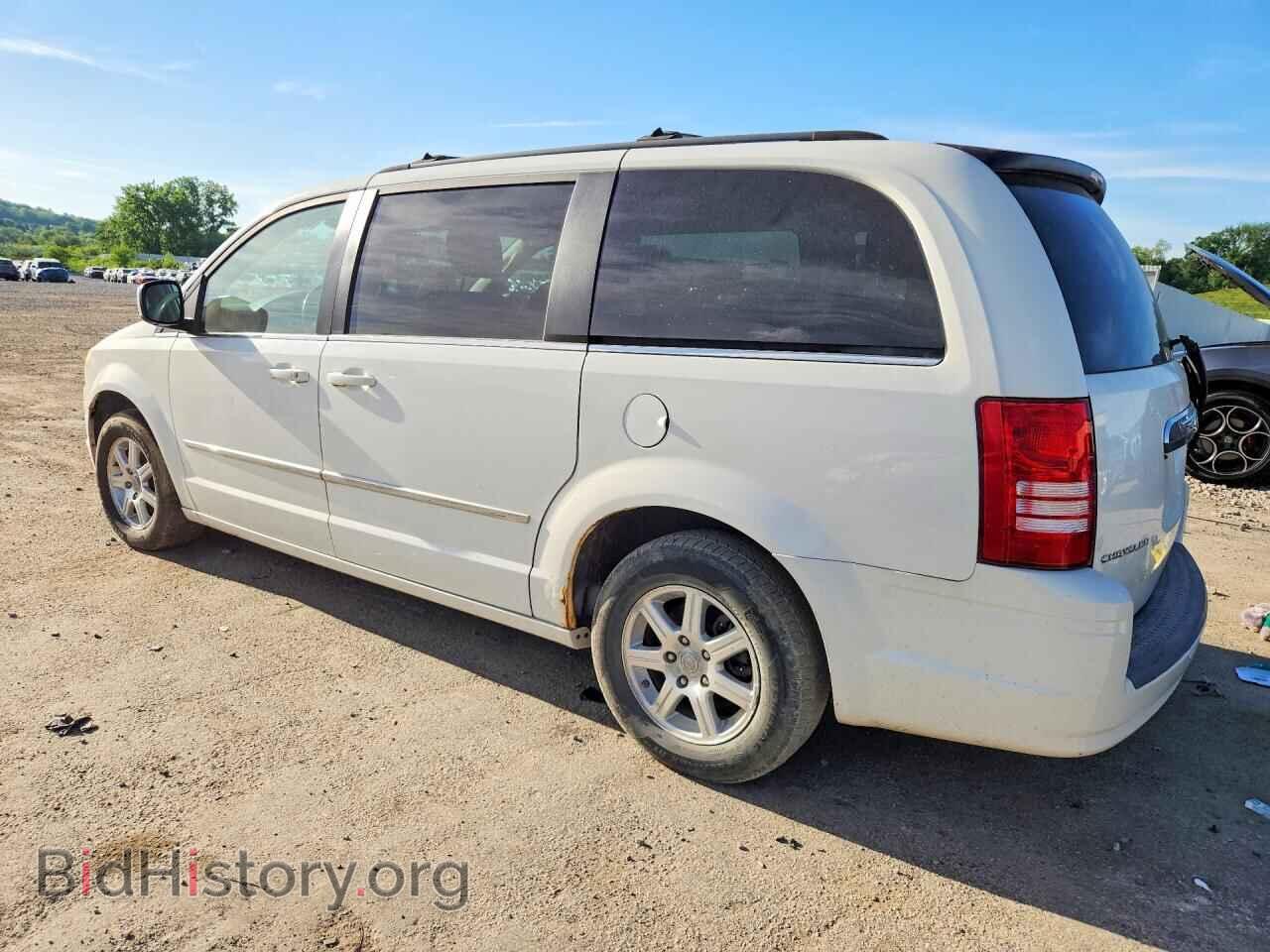 2009 CHRYSLER MINIVAN - VIN: 2A8HR54179R585065 - Фото 2