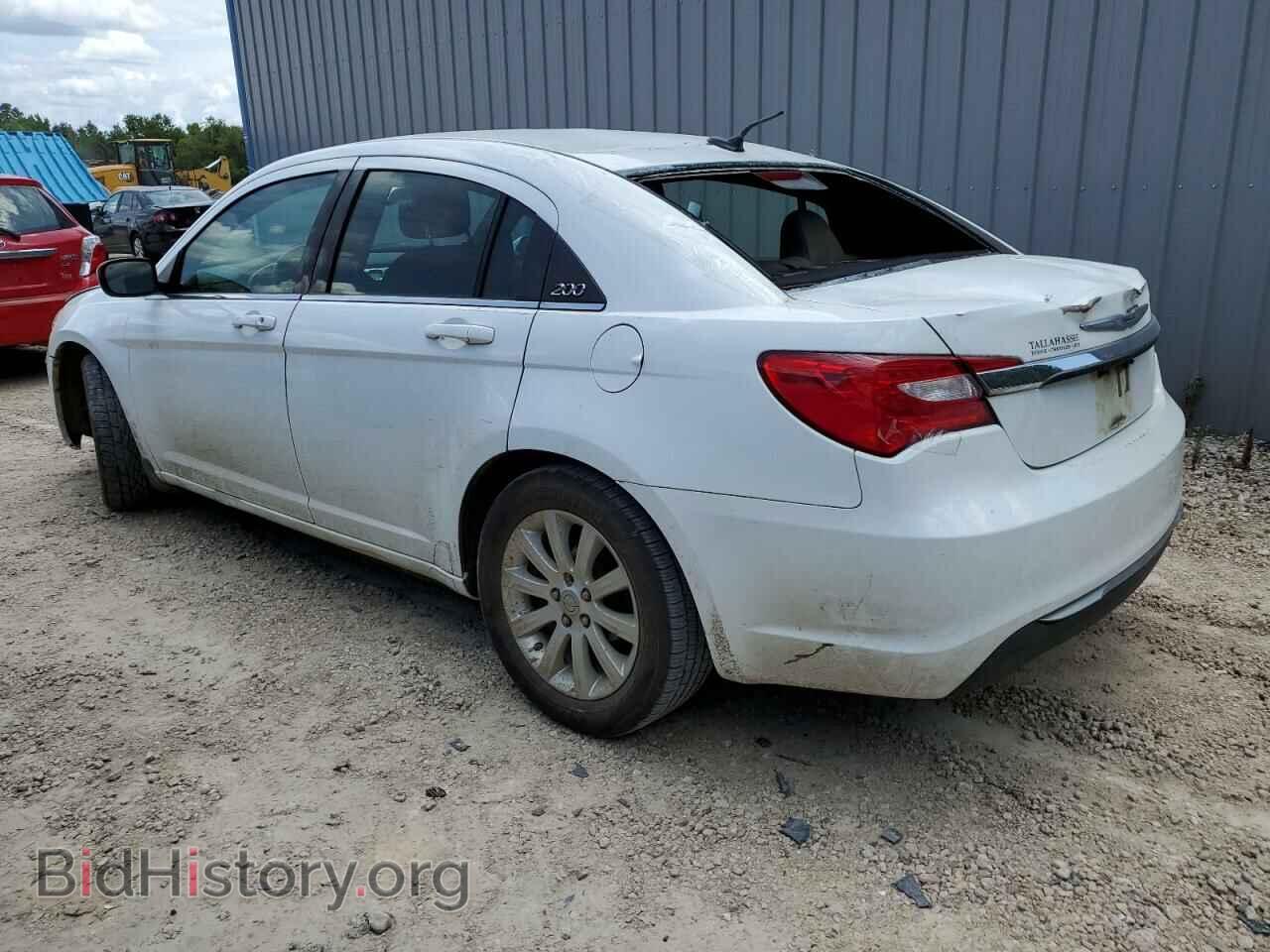 2011 CHRYSLER 200 - VIN: 1C3BC1FB2BN549630 - Photo 2