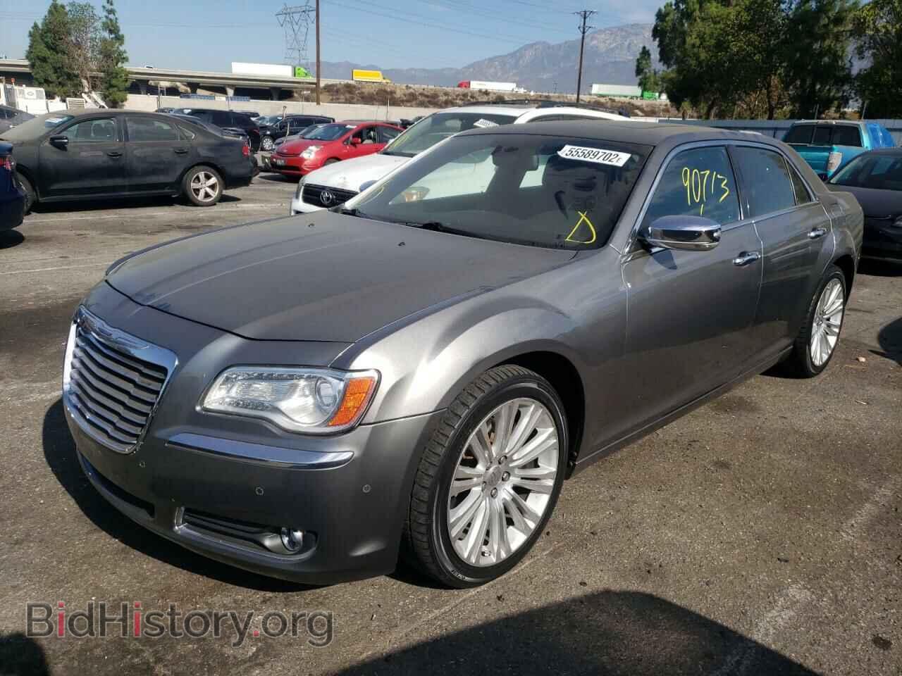 2011 CHRYSLER 300 - VIN: 2C3CA6CT8BH563562 - Фото 2