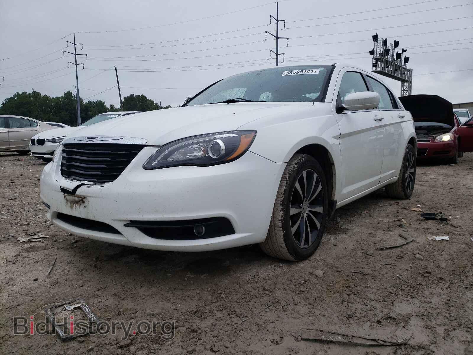 2013 CHRYSLER 200 - VIN: 1C3CCBBB4DN596094 - Фото 2