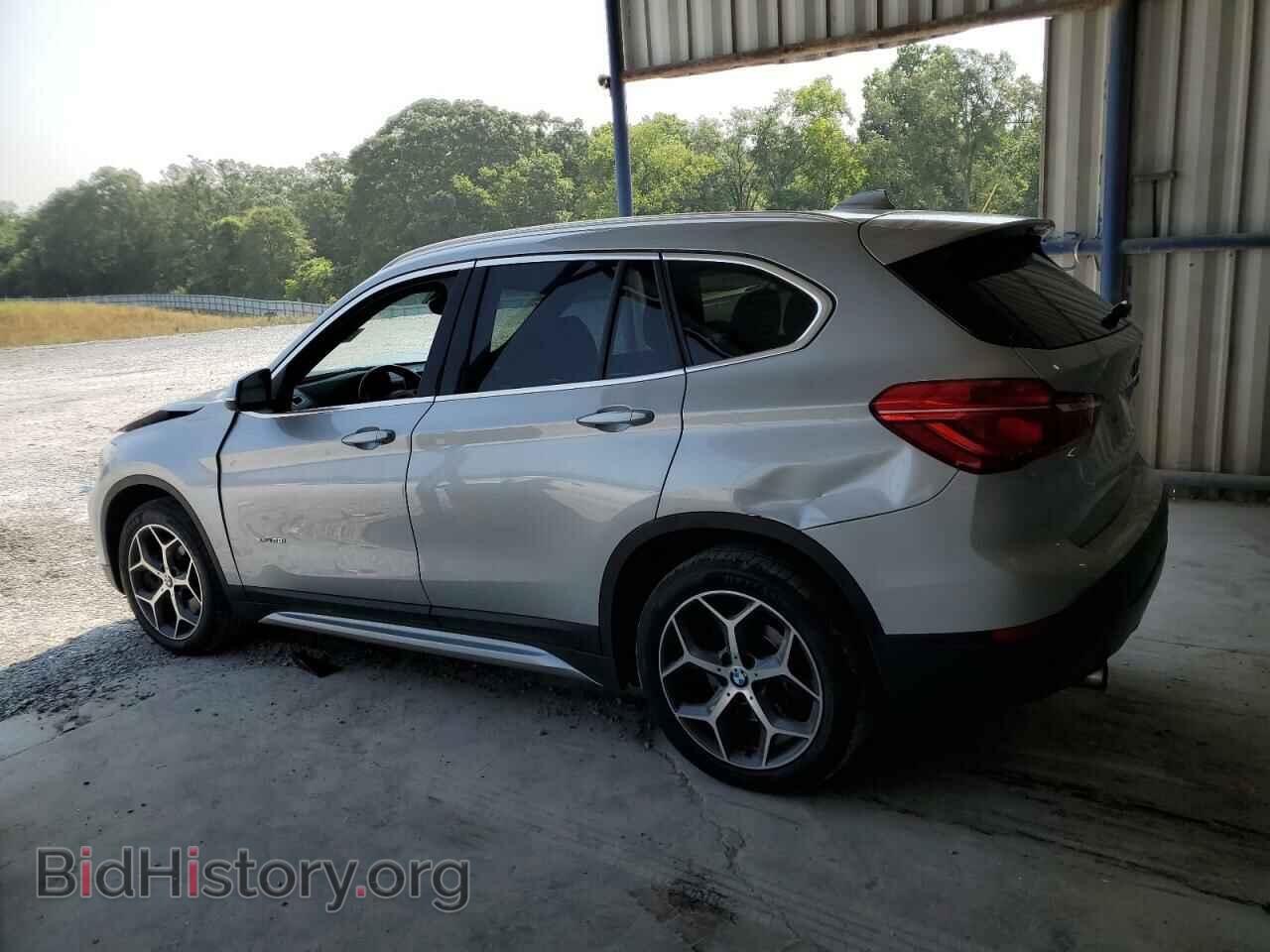2017 BMW X1 - VIN: WBXHT3C35H5F72218 - Фото 2