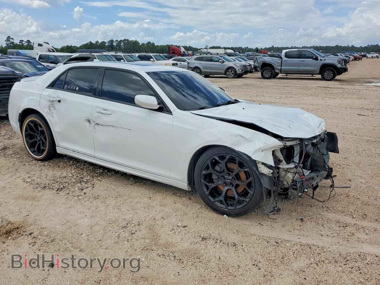 2018 CHRYSLER 300 - VIN: 2C3CCABG9JH240315 - Фото 4