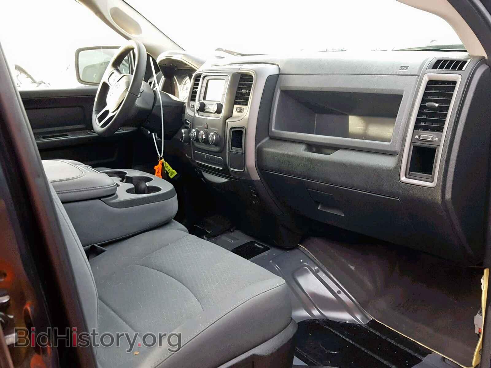 2018 RAM 1500 ST - VIN: 1C6RR6FG9JS211649 - Фото 5