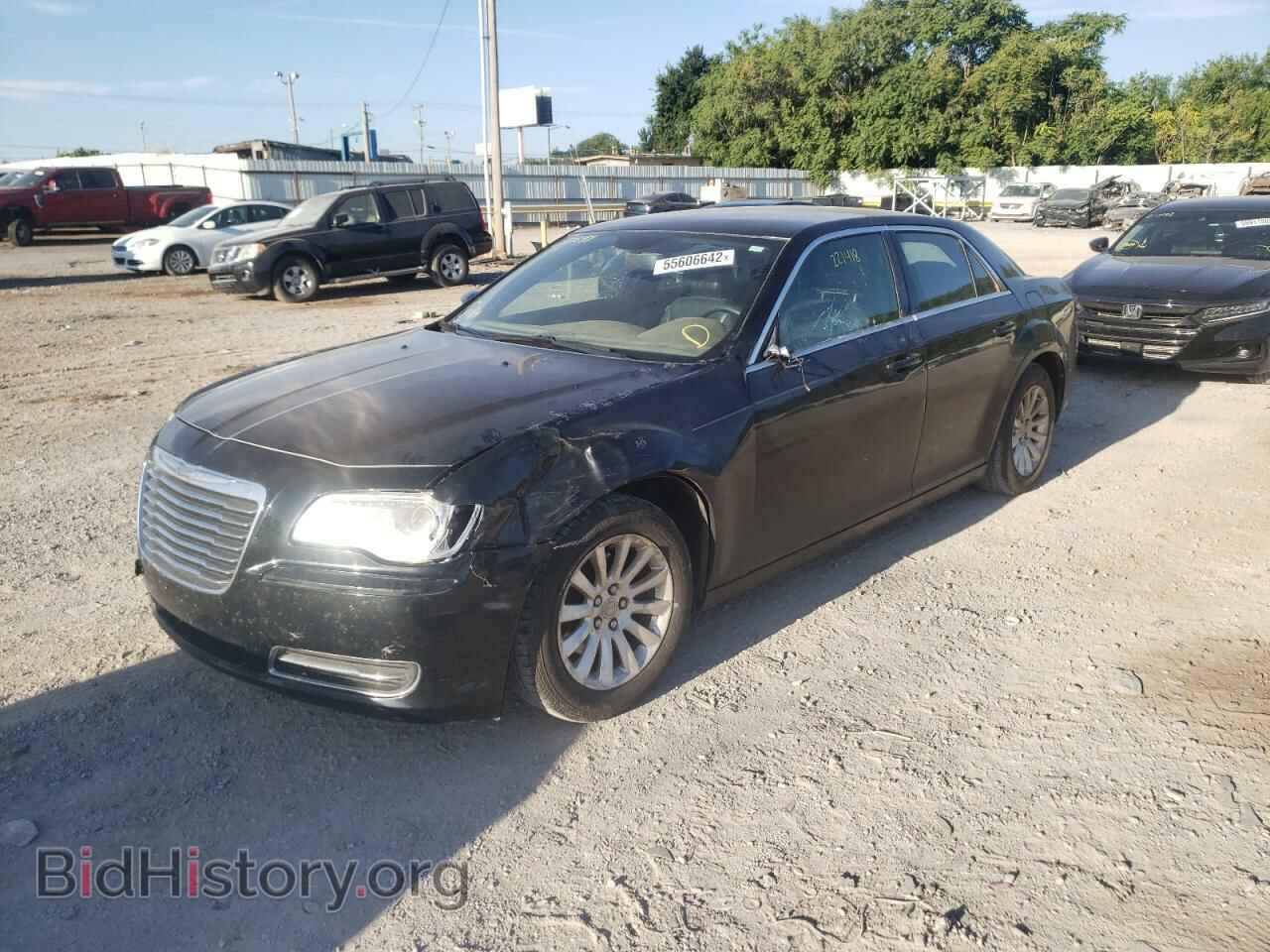2013 CHRYSLER 300 - VIN: 2C3CCAAG3DH657547 - Фото 2