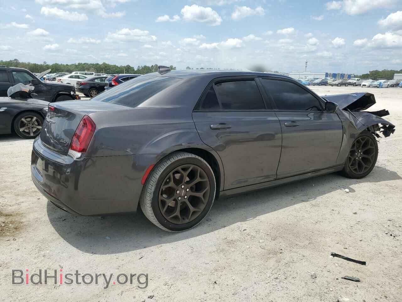 2017 CHRYSLER 300 - VIN: 2C3CCABG8HH635452 - Фото 3