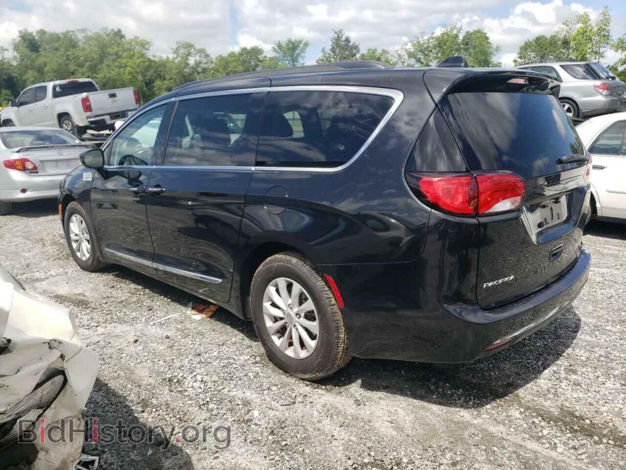 2017 CHRYSLER PACIFICA - VIN: 2C4RC1BGXHR524353 - Photo 2