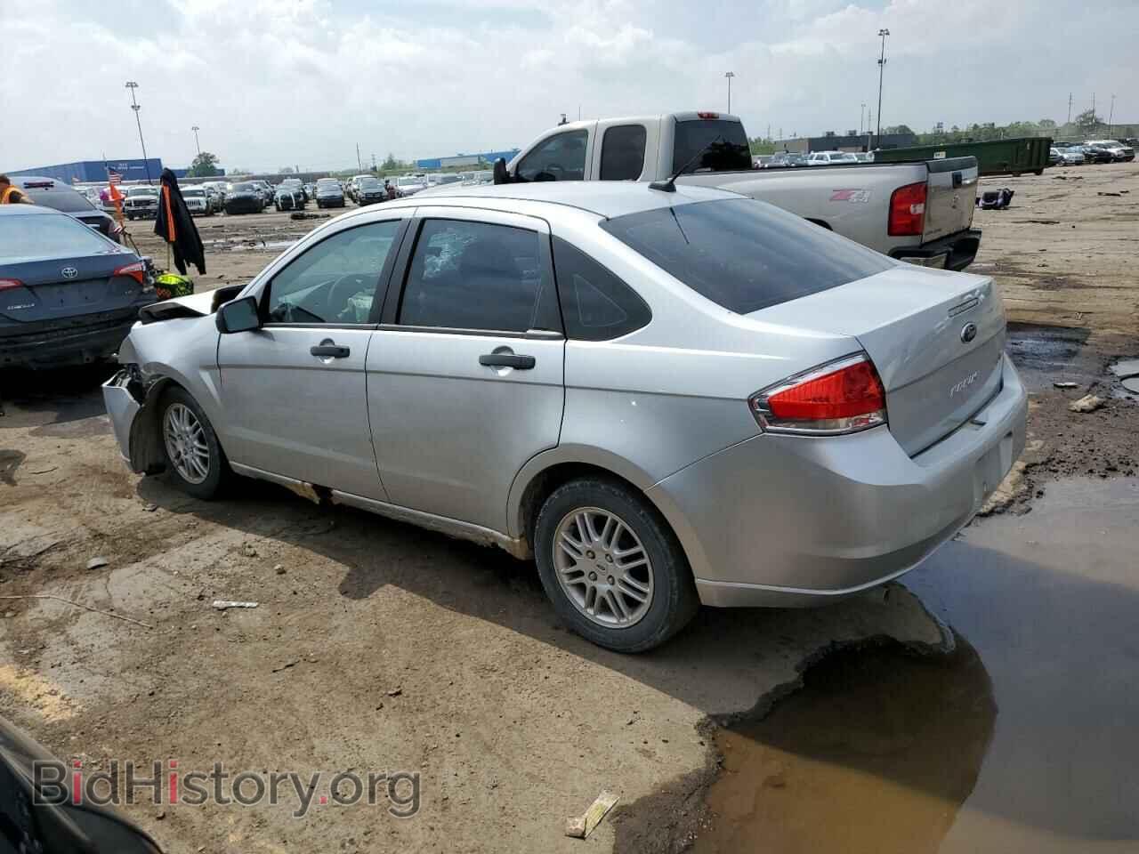 2011 FORD FOCUS - VIN: 1FAHP3FN1BW189346 - Фото 2