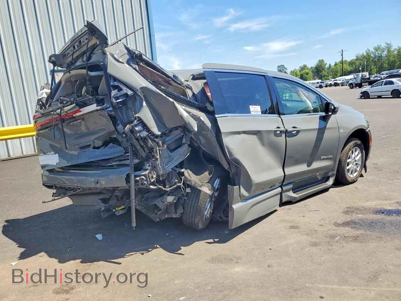 2023 CHRYSLER PACIFICA - VIN: 2C4RC1BG7PR582581 - Photo 3