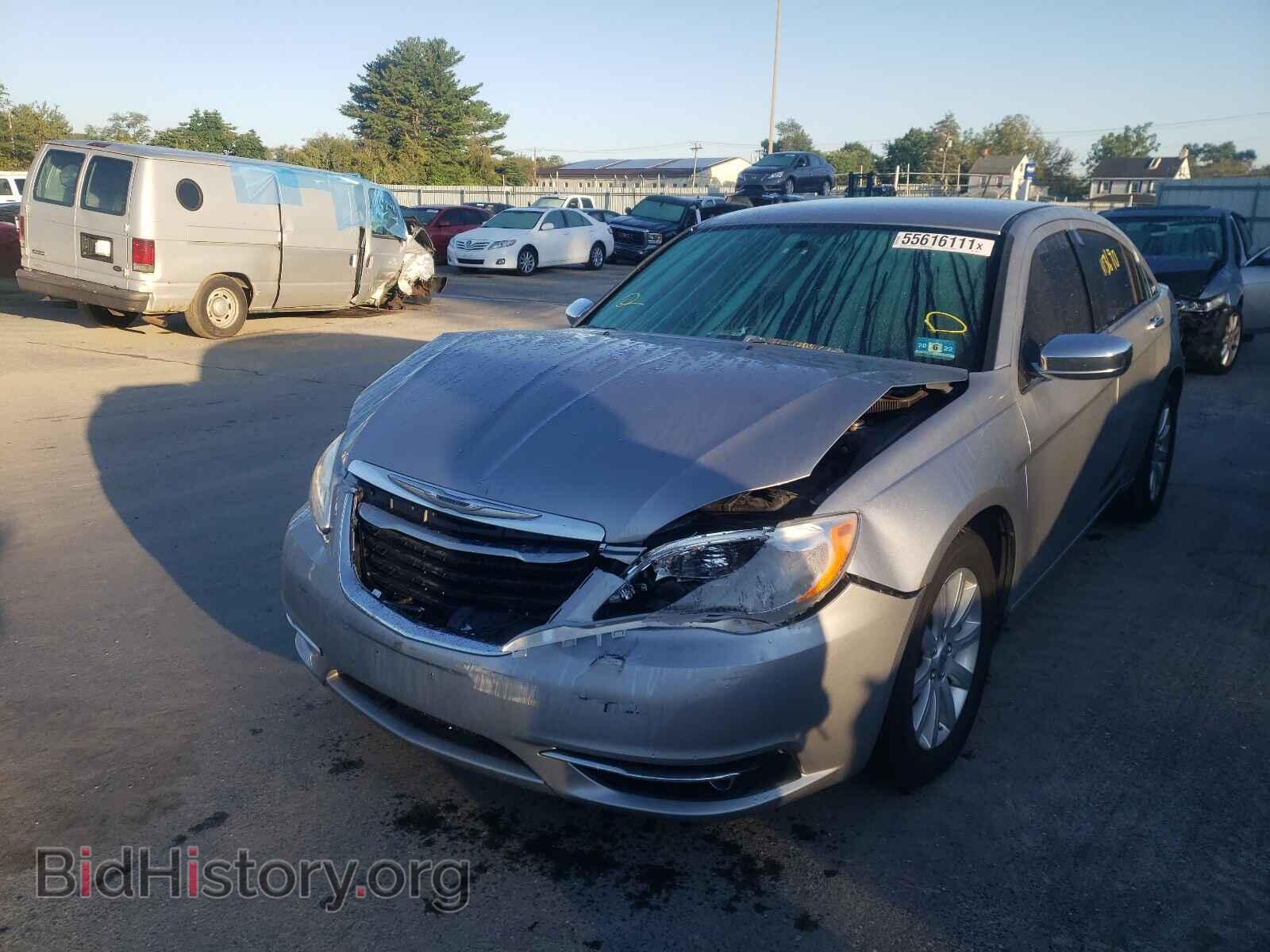 2013 CHRYSLER 200 - VIN: 1C3CCBCG1DN720283 - Фото 2