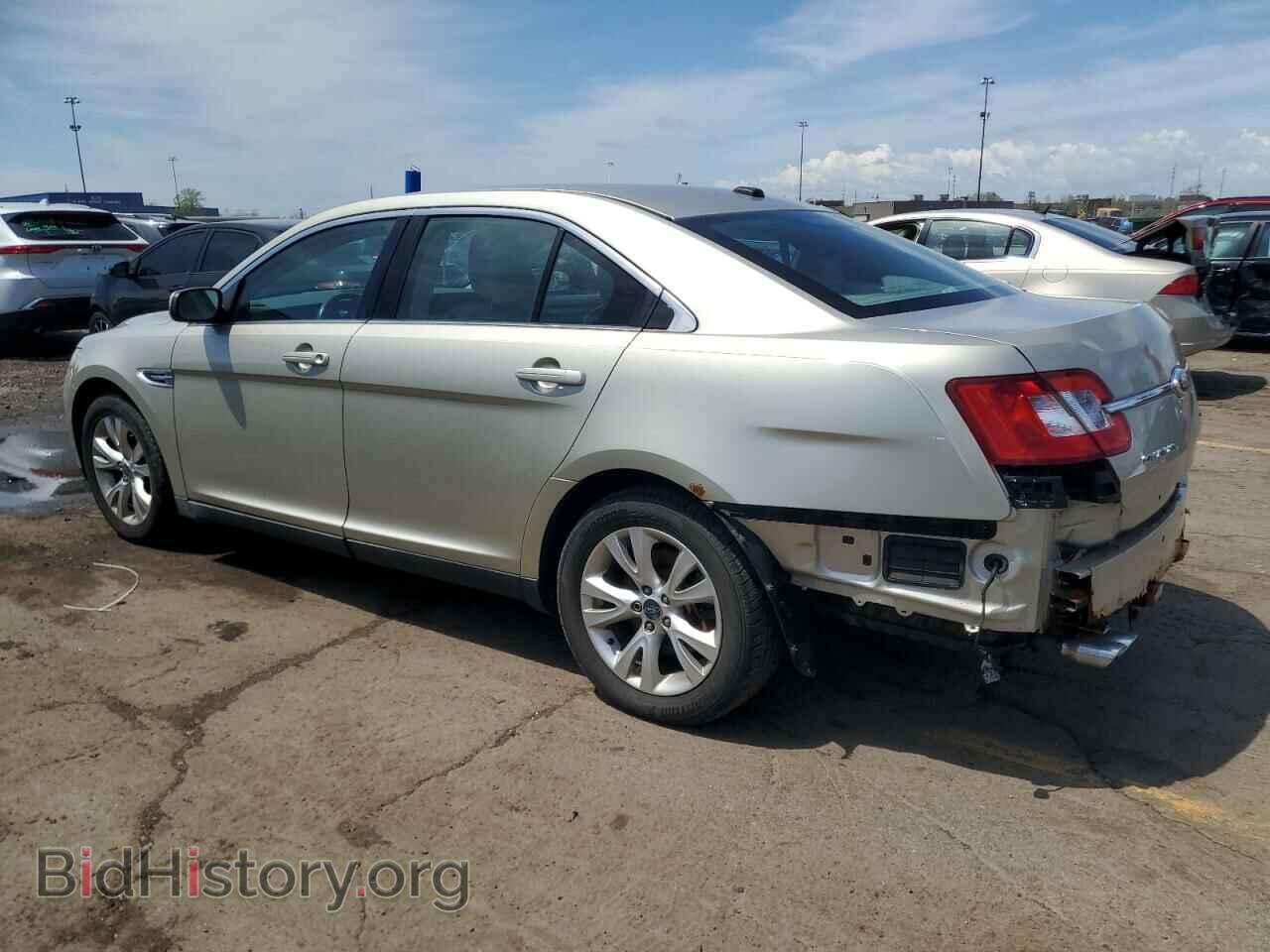 2011 FORD TAURUS - VIN: 1FAHP2EW9BG121648 - Фото 2