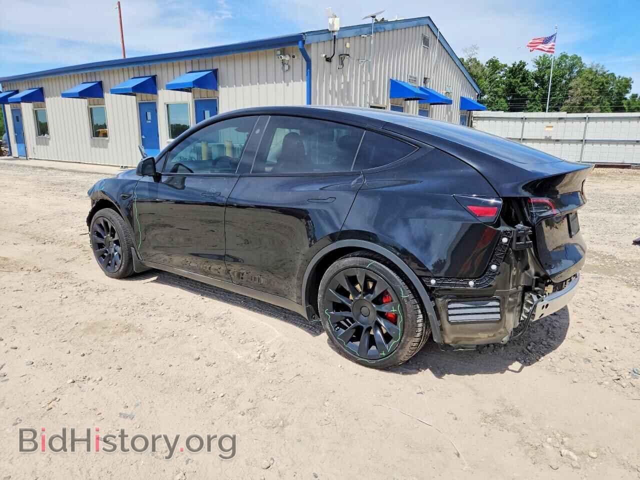 2024 TESLA MODEL Y - VIN: 7SAYGDEE1RA215900 - Photo 2