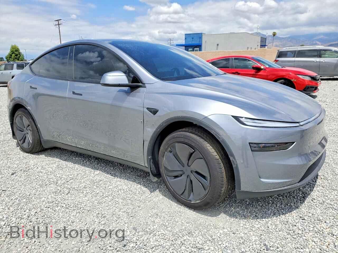 2026 TESLA MODEL Y - VIN: 7SAYGDED4TF414585 - Photo 4