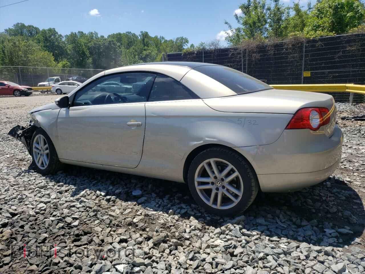 2009 VOLKSWAGEN EOS - VIN: WVWFA71F49V021727 - Фото 2