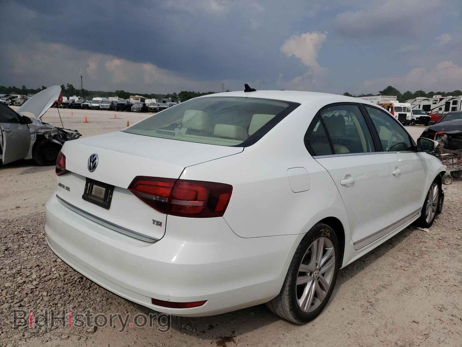 2017 VOLKSWAGEN JETTA - VIN: 3VWL17AJXHM399600 - Photo 4