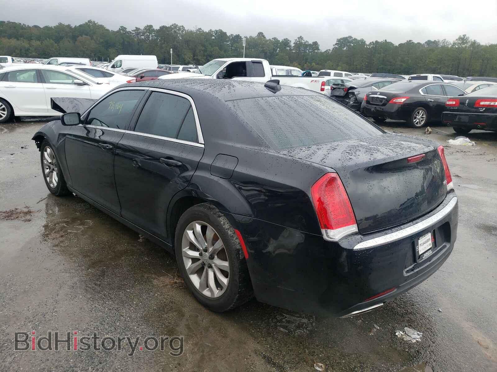 2017 CHRYSLER 300 - VIN: 2C3CCARGXHH597048 - Фото 3