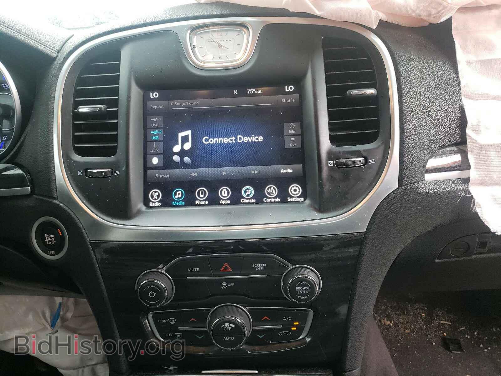 2017 CHRYSLER 300 - VIN: 2C3CCARGXHH597048 - Фото 9