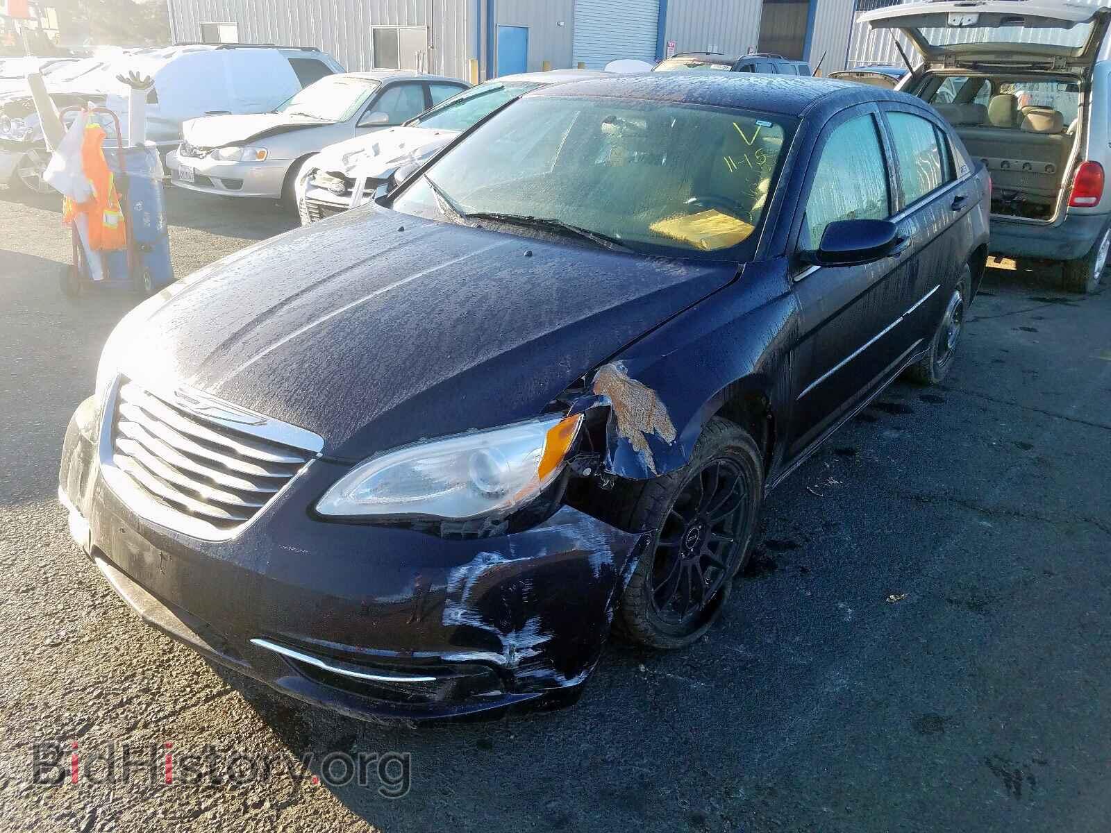 2011 CHRYSLER 200 - VIN: 1C3BC4FB1BN560037 - Фото 2