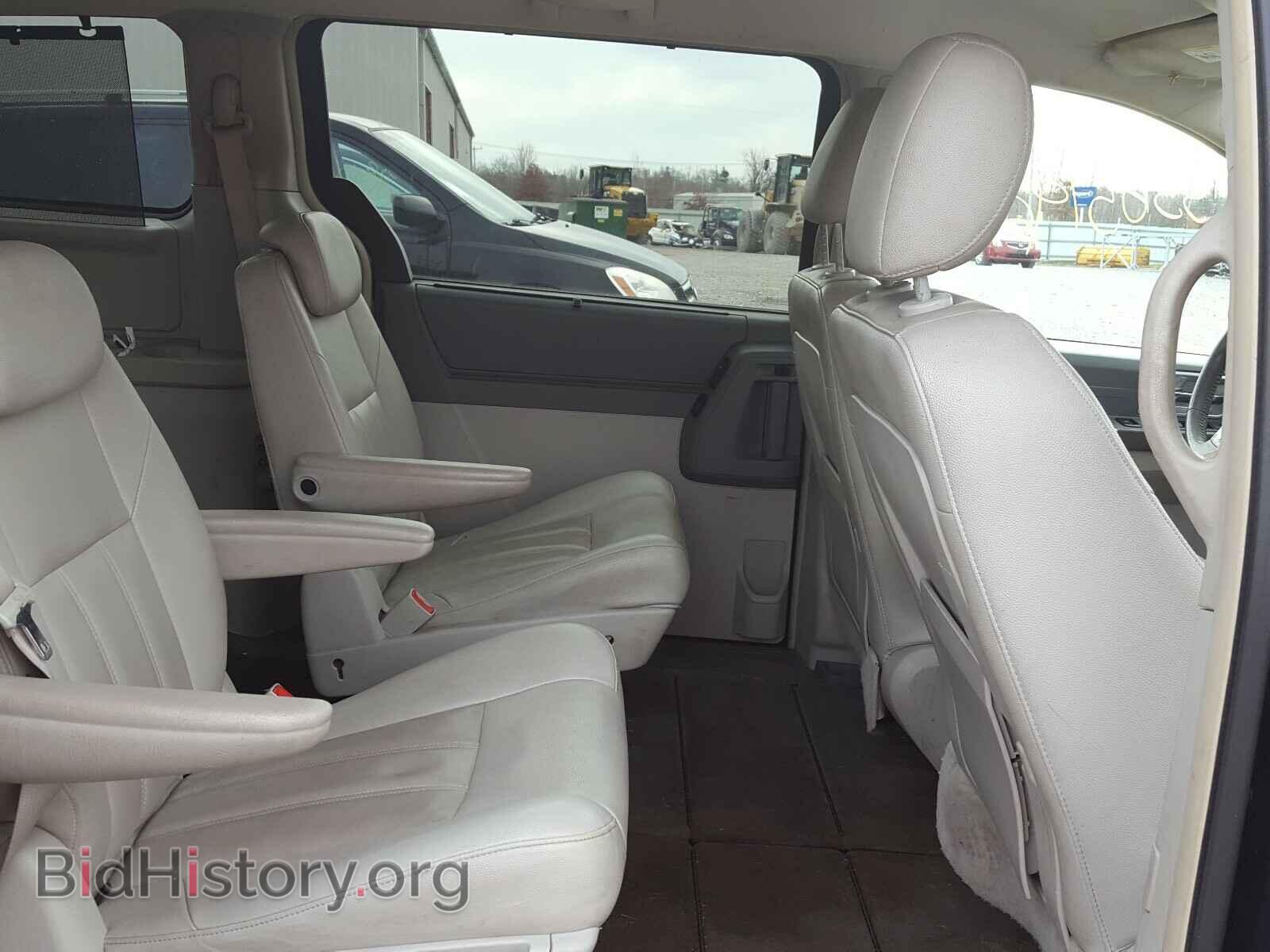 2008 CHRYSLER MINIVAN - VIN: 2A8HR54P88R830619 - Фото 6