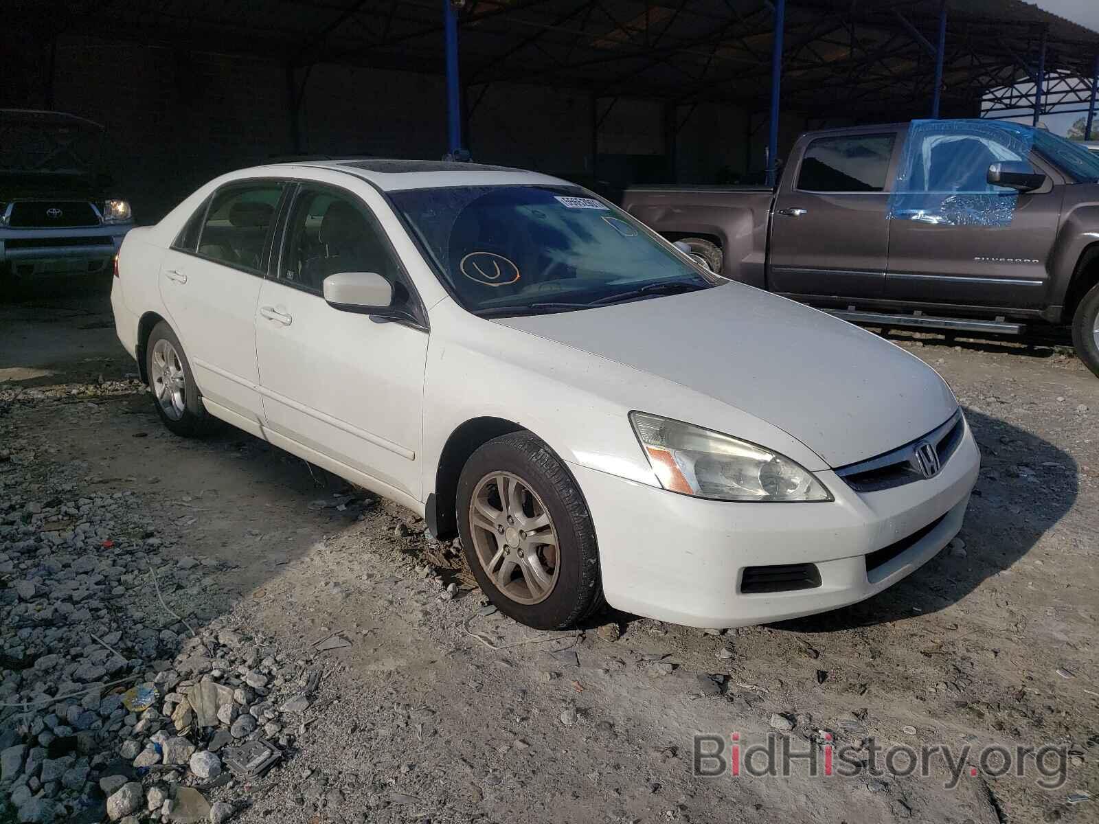 Photo 1HGCM56807A168707 - HONDA ACCORD 2007