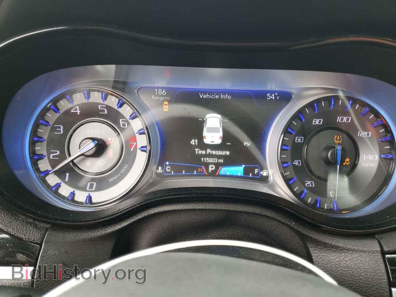 2017 CHRYSLER 300 - VIN: 2C3CCAGG3HH605672 - Фото 9