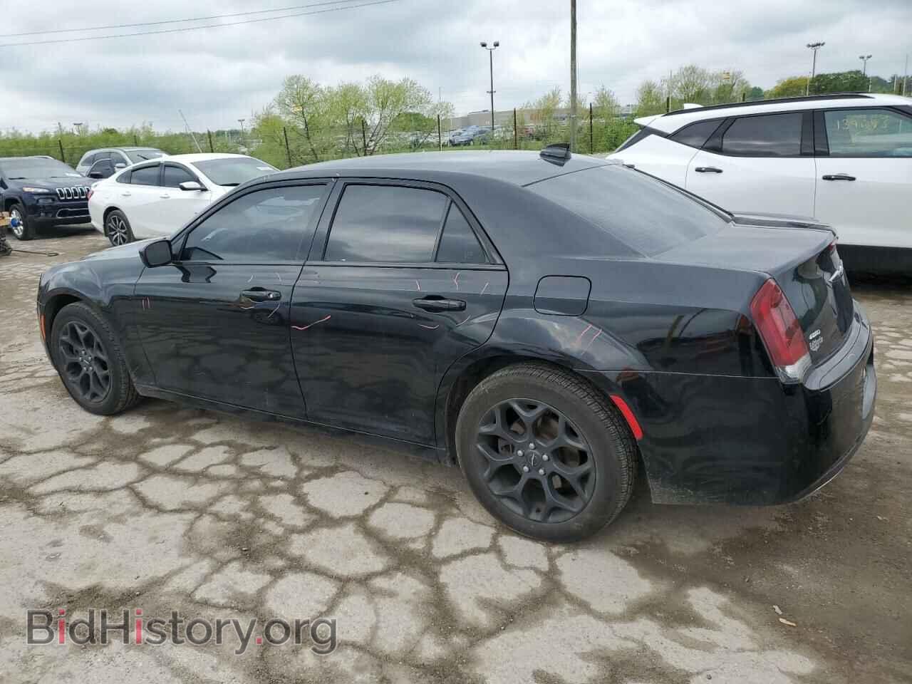 2019 CHRYSLER 300 - VIN: 2C3CCAGG9KH649005 - Фото 2