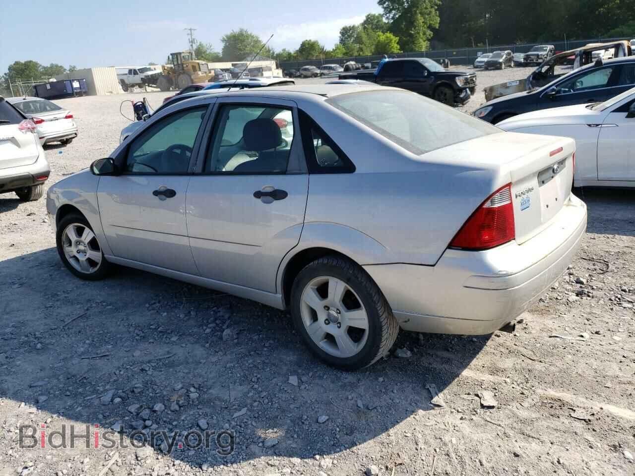 2007 FORD FOCUS - VIN: 1FAFP34N67W271445 - Фото 2