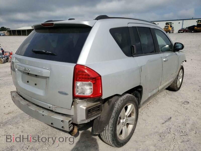 2011 Jeep COMPASS (VIN 1J4NT1FA2BD138471) — фото 4 из 10