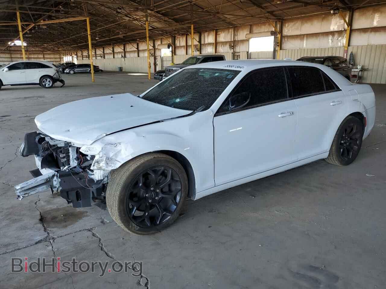 Фотография 2C3CCAAG0KH740690 - CHRYSLER 300 2019