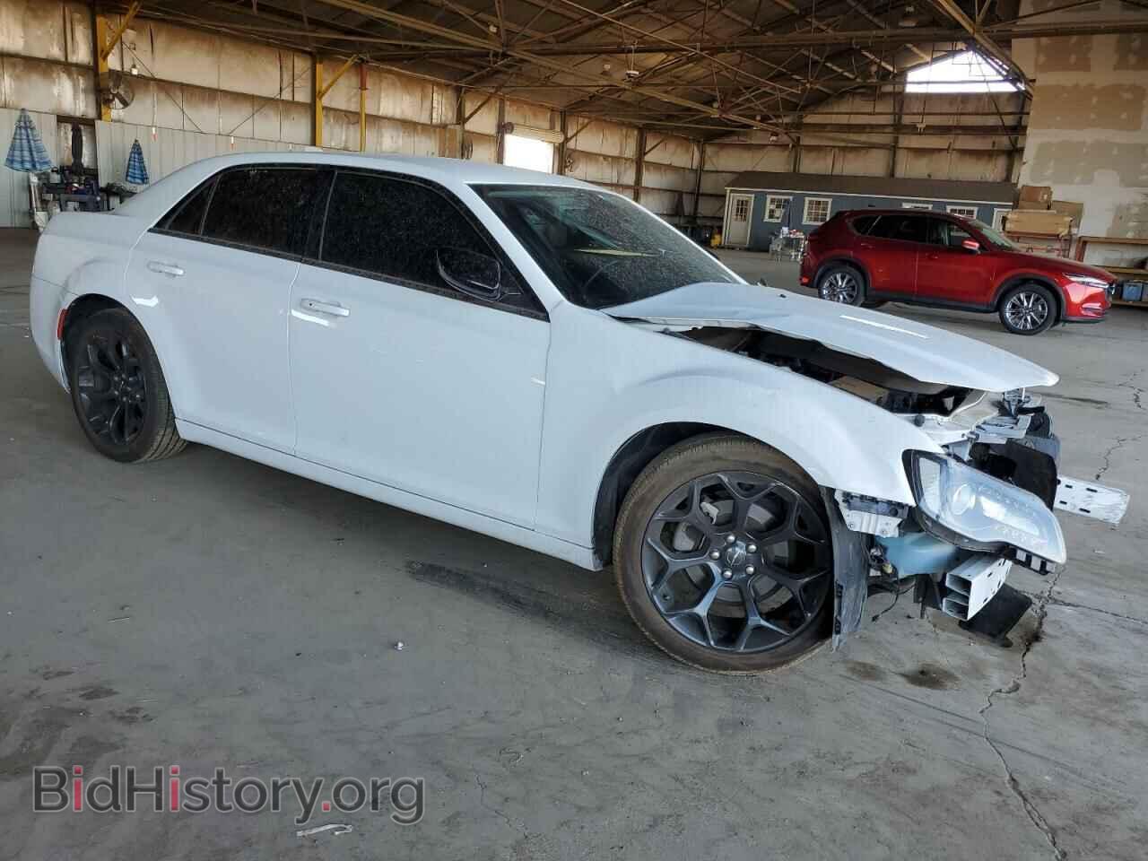 2019 CHRYSLER 300 - VIN: 2C3CCAAG0KH740690 - Фото 4