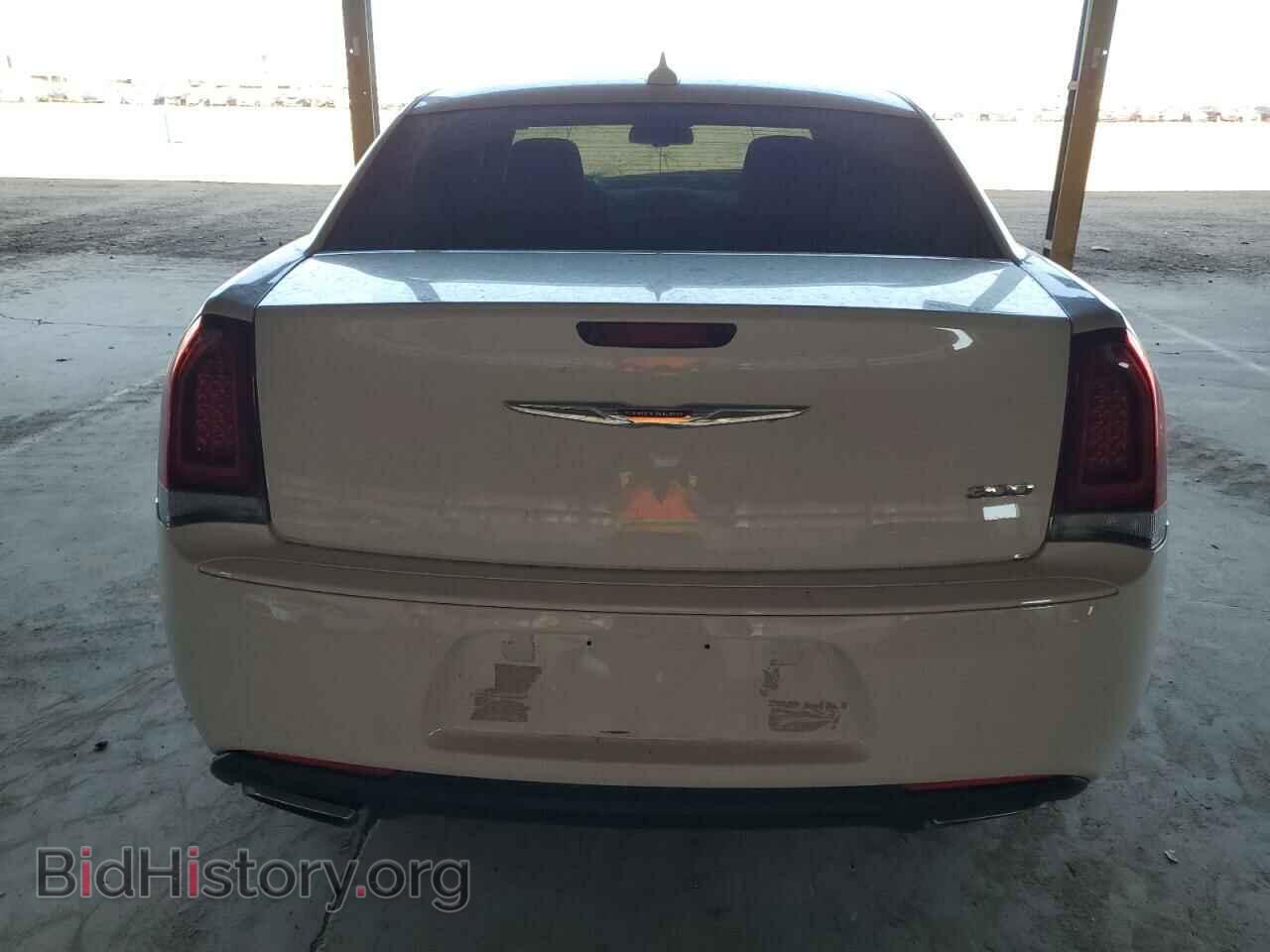 2019 CHRYSLER 300 - VIN: 2C3CCAAG0KH740690 - Фото 6