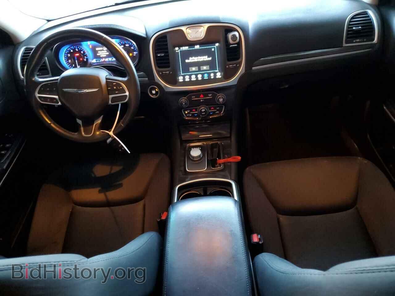 2019 CHRYSLER 300 - VIN: 2C3CCAAG0KH740690 - Фото 8