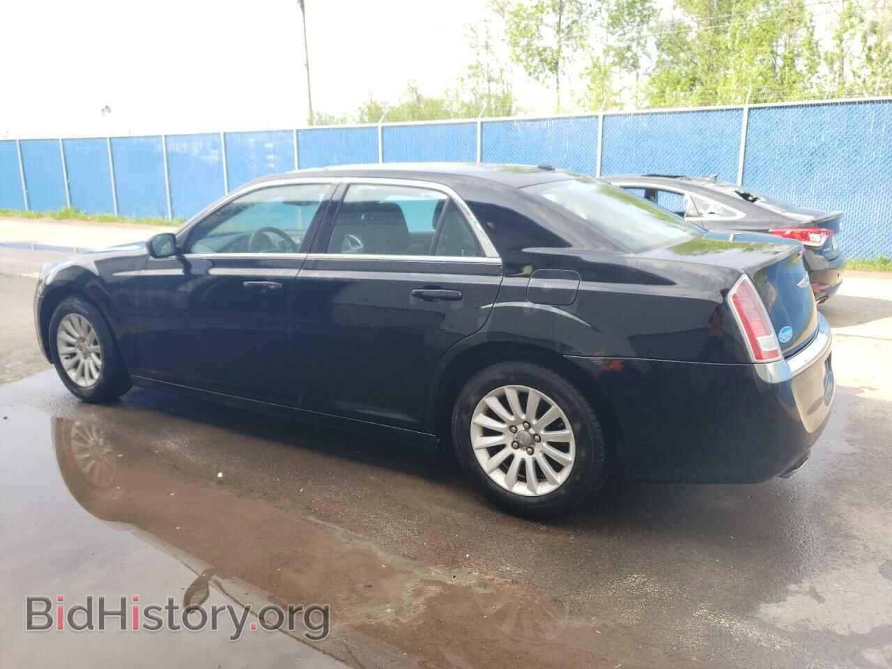 2013 CHRYSLER 300 - VIN: 2C3CCAAG9DH606733 - Фото 2