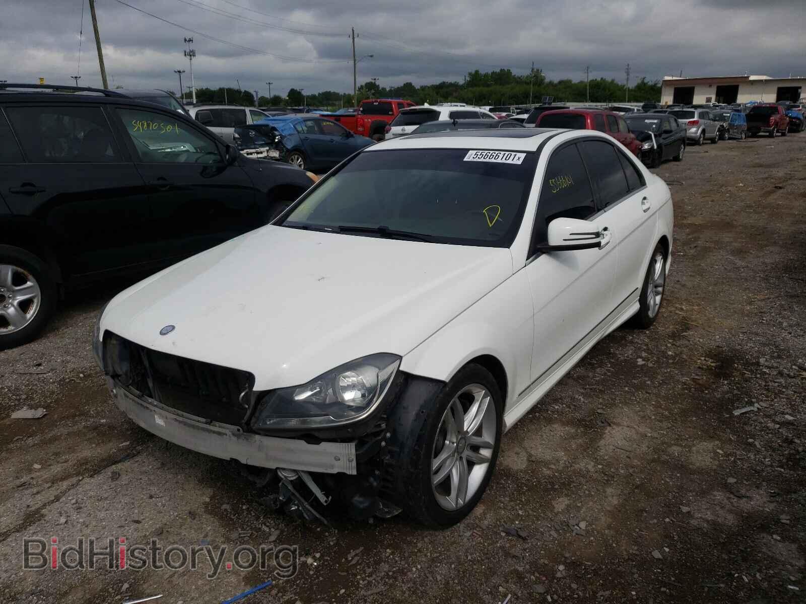 2014 MERCEDES-BENZ C-CLASS - VIN: WDDGF8AB7EA911011 - Фото 2