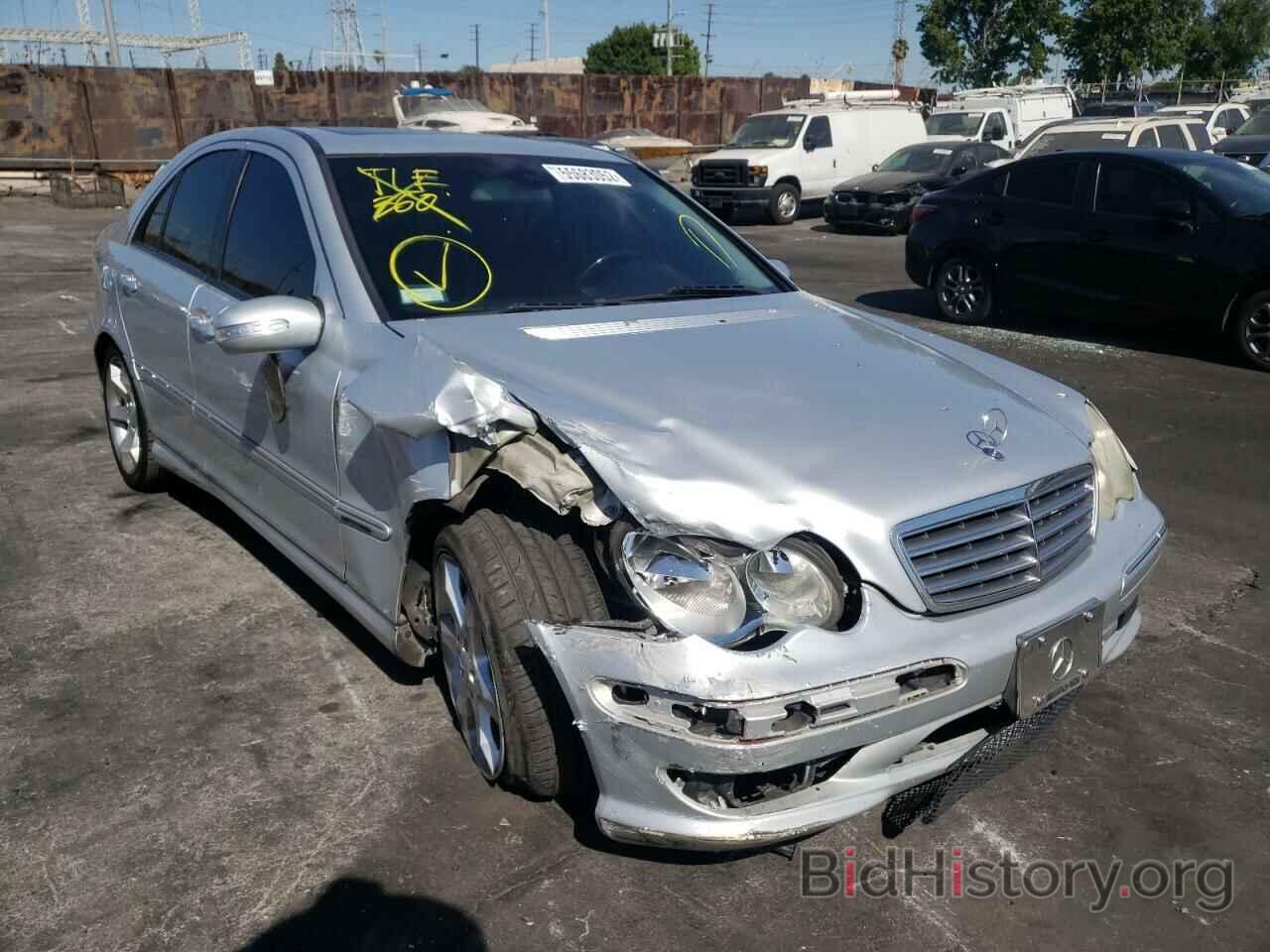 Photo WDBRF52H07F849573 - MERCEDES-BENZ C-CLASS 2007