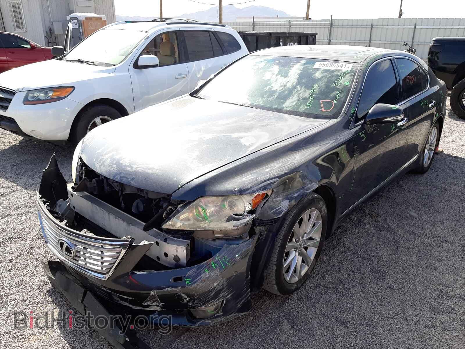 2011 LEXUS LS460 - VIN: JTHBL5EF3B5106909 - Photo 2