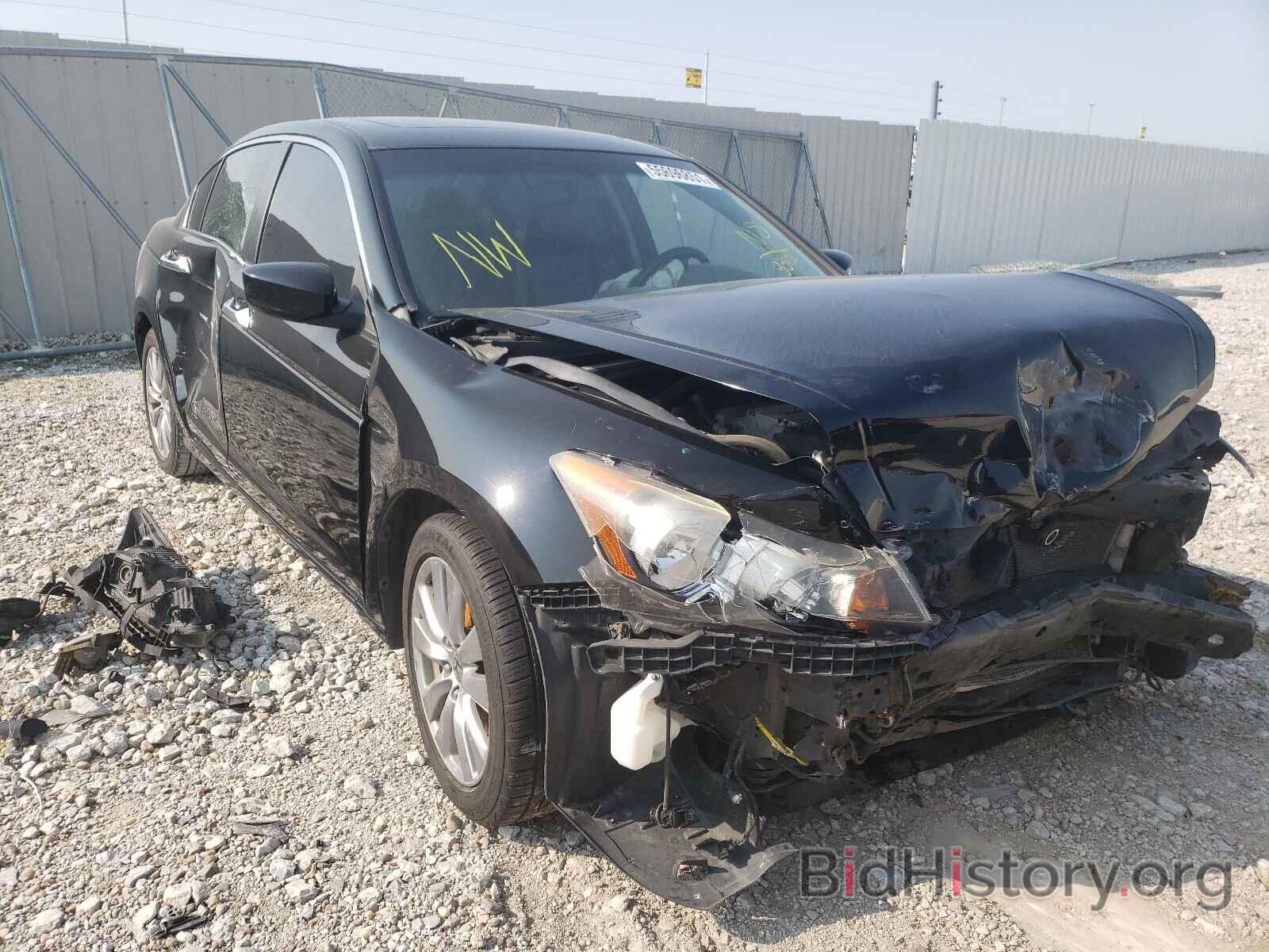 Photo 1HGCP3F84BA028812 - HONDA ACCORD 2011