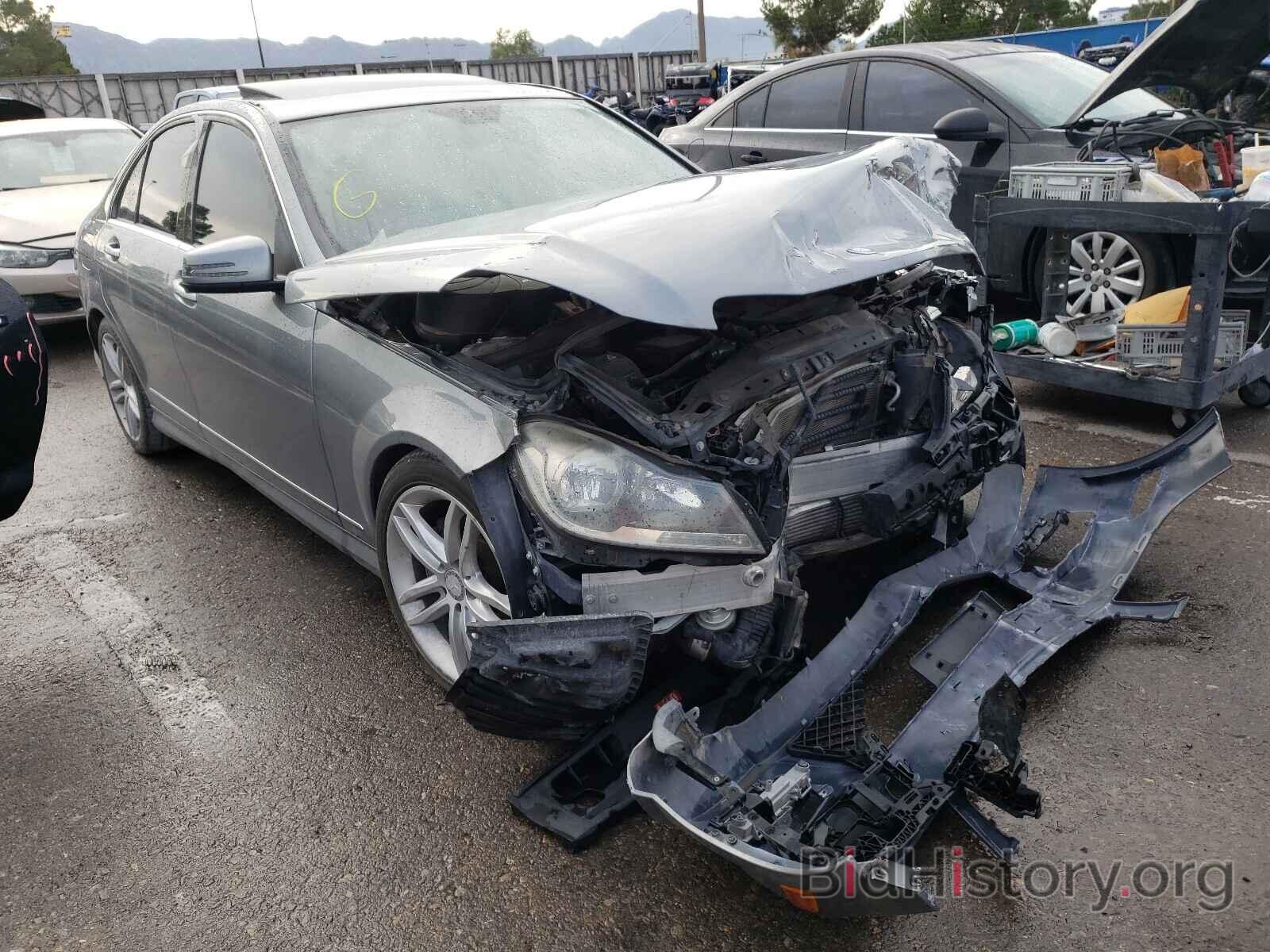 Photo WDDGF4HB5DR259049 - MERCEDES-BENZ C-CLASS 2013