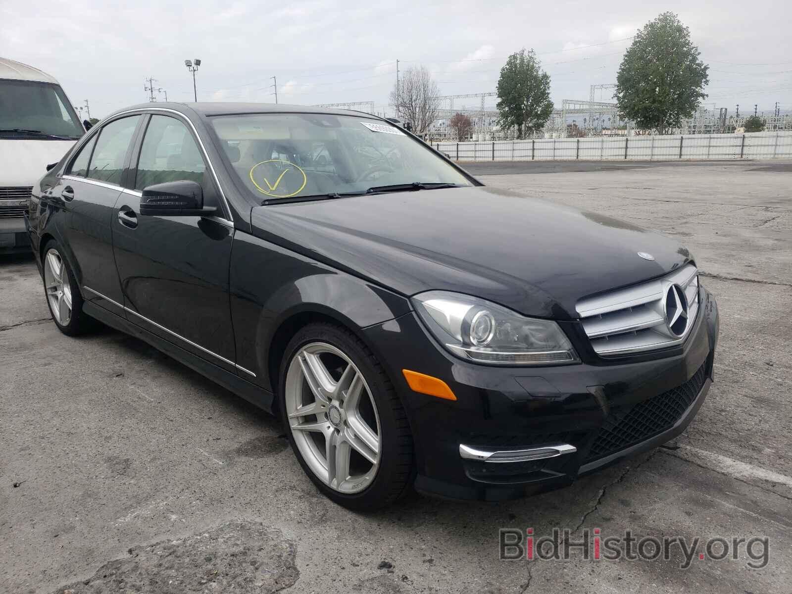 Photo WDDGF4HB7DG085514 - MERCEDES-BENZ C-CLASS 2013