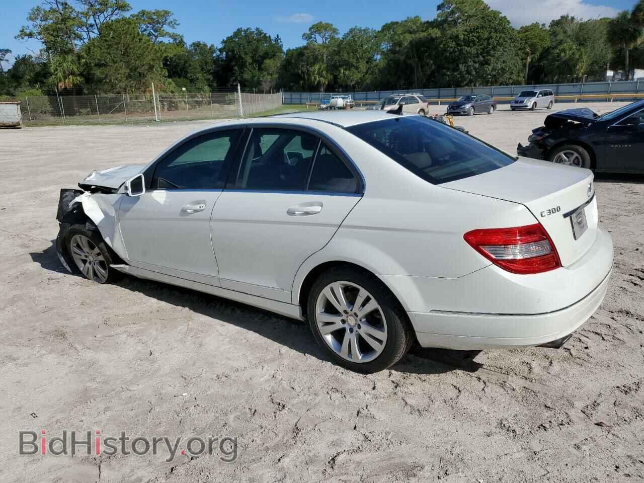 2011 MERCEDES-BENZ C-CLASS - VIN: WDDGF5EB7BR161826 - Фото 2
