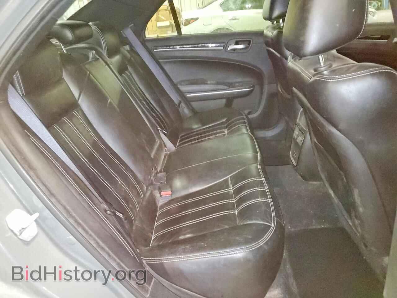 2019 CHRYSLER 300 - VIN: 2C3CCABG4KH634094 - Фото 10