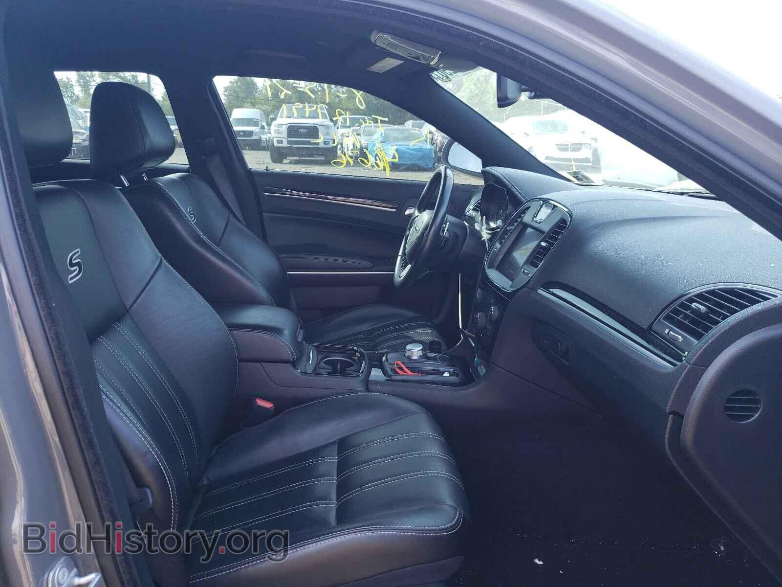 2019 CHRYSLER 300 - VIN: 2C3CCABG4KH637254 - Фото 5