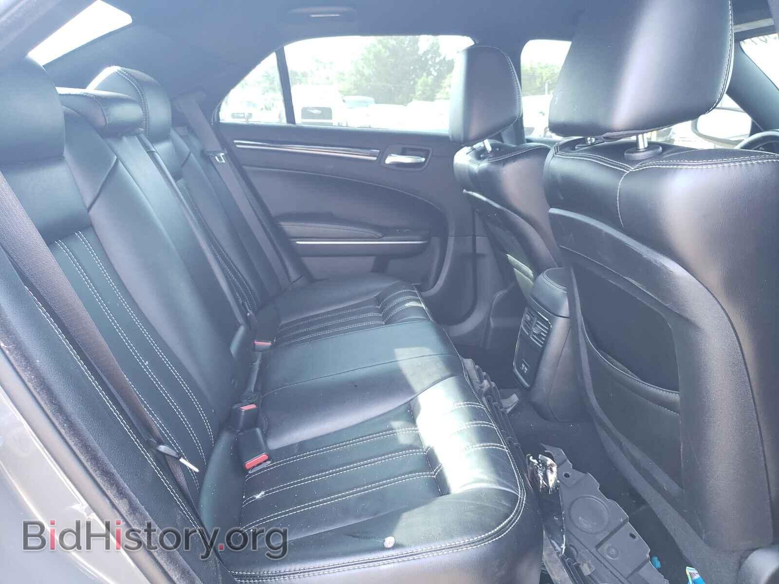 2019 CHRYSLER 300 - VIN: 2C3CCABG4KH637254 - Фото 6