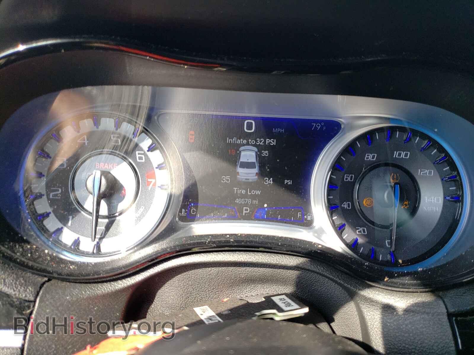 2019 CHRYSLER 300 - VIN: 2C3CCABG4KH637254 - Фото 8