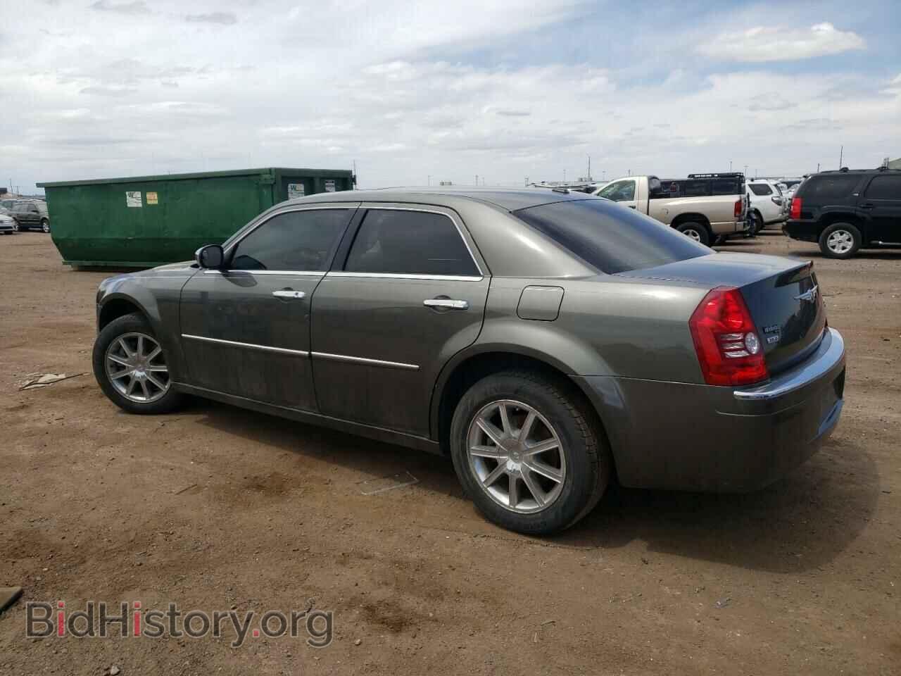 2009 CHRYSLER 300 - VIN: 2C3KK33V29H519639 - Фото 2
