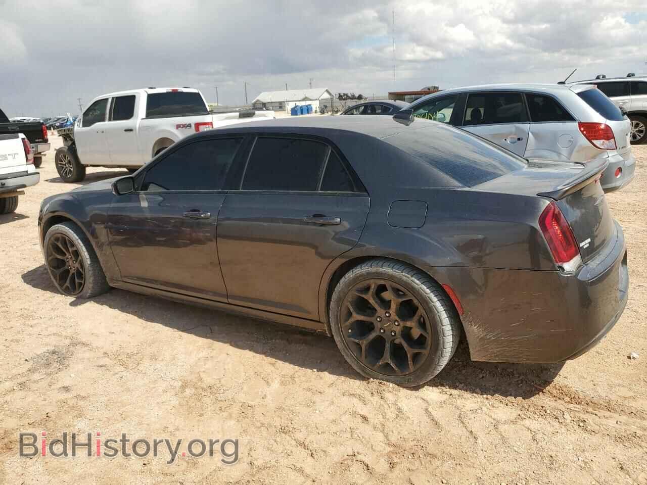 2017 CHRYSLER 300 - VIN: 2C3CCABT0HH580136 - Photo 2