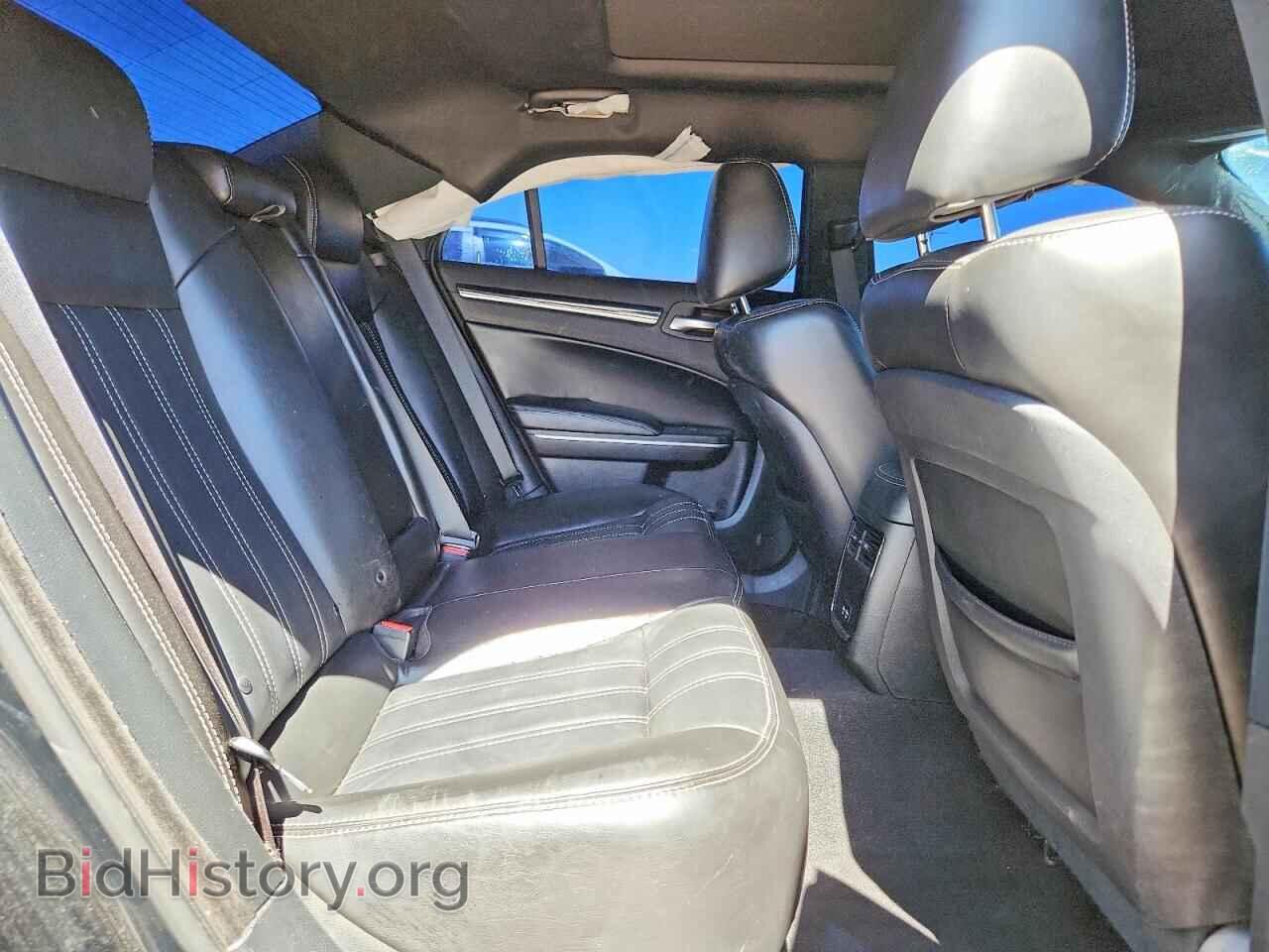 2019 CHRYSLER 300 - VIN: 2C3CCABT9KH564833 - Photo 10